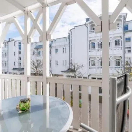 Lejlighed Im 2 Og Mit Balkon In *